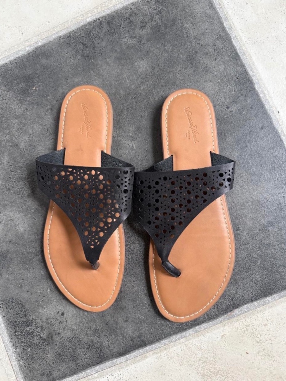 Universal Thread Black Sandals